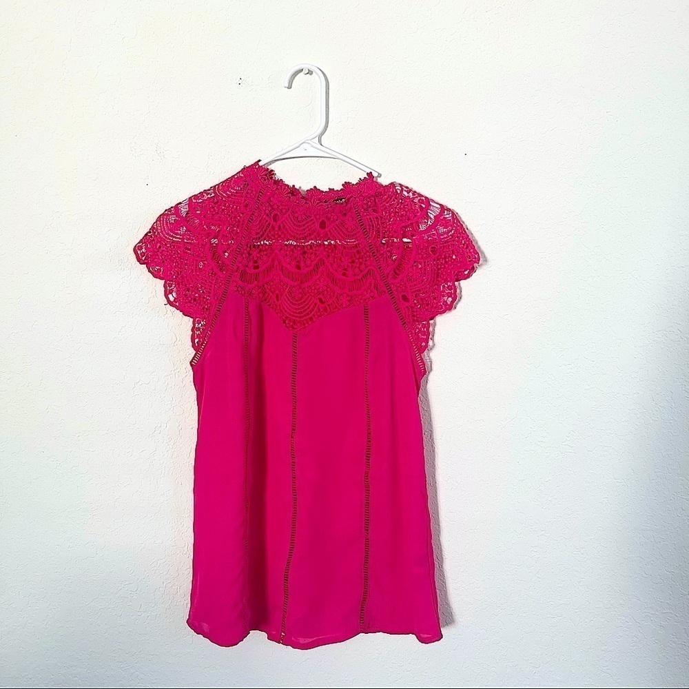 ROLY POLY Women’s Pink Round Crochet Neckline Top Sleeveless Size Small